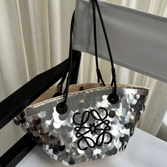 Pre-Owned Loewe Paula's Ibiza Small Sequin Anagram Basket Bag Silver - Picture 2 of 10